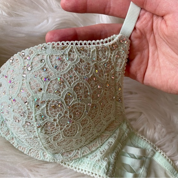 ✨ Customized Bling Victoria’s Secret Push Up Bra ✨ - Picture 4 of 8